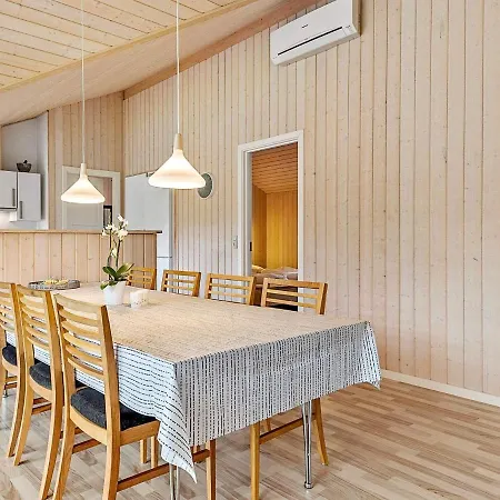 Дом отдыха 8 Person In